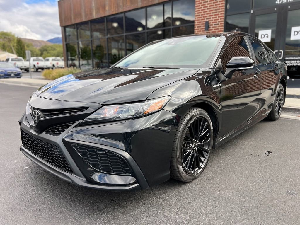 Used 2021 Toyota Camry SE image 8