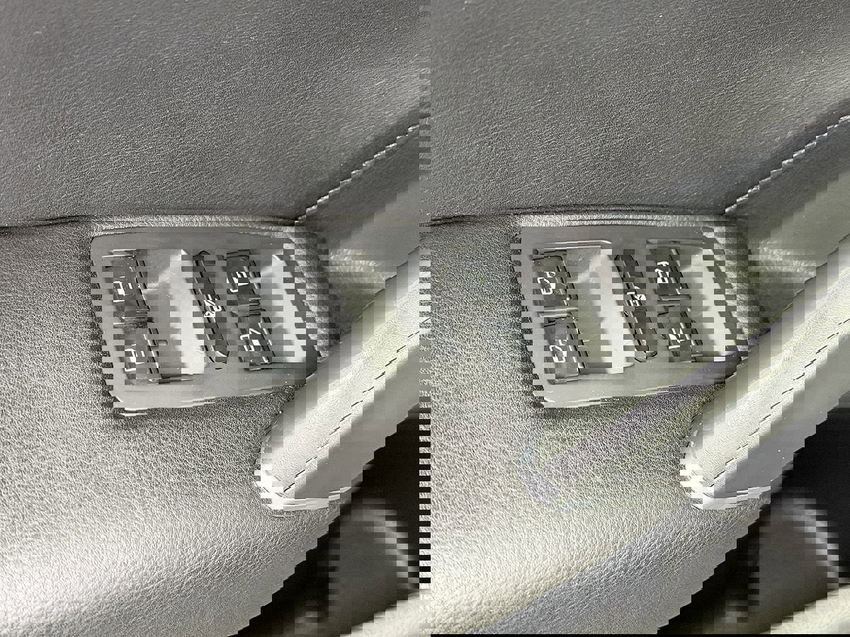 Used 2018 Volkswagen Passat 2.0T SE image 16