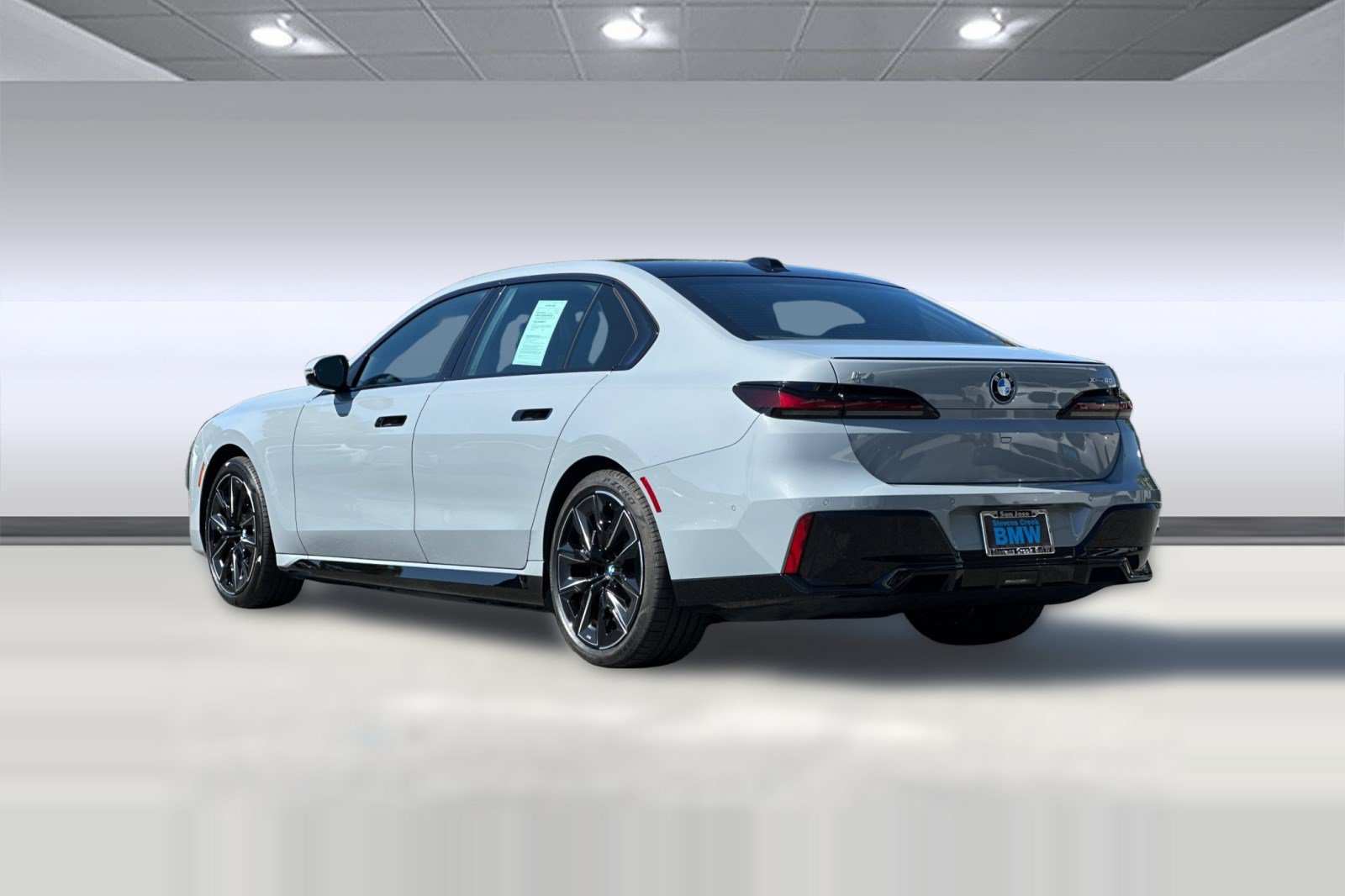 Certified 2023 BMW i7 xDrive60 AWD/4WD image 3