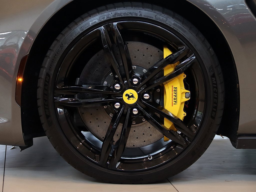 Certified 2017 Ferrari GTC4Lusso image 70