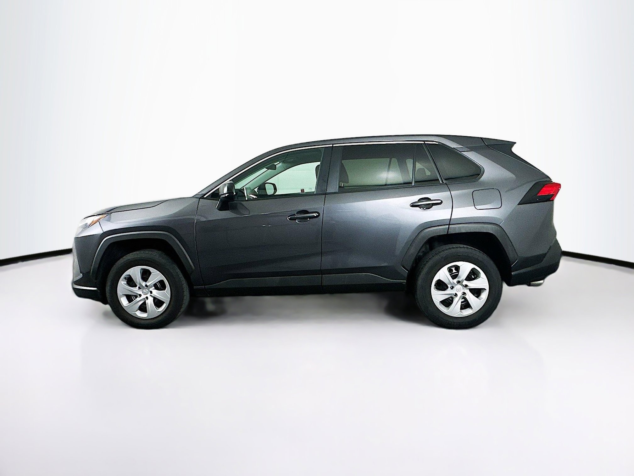 Used 2024 Toyota RAV4 LE image 4