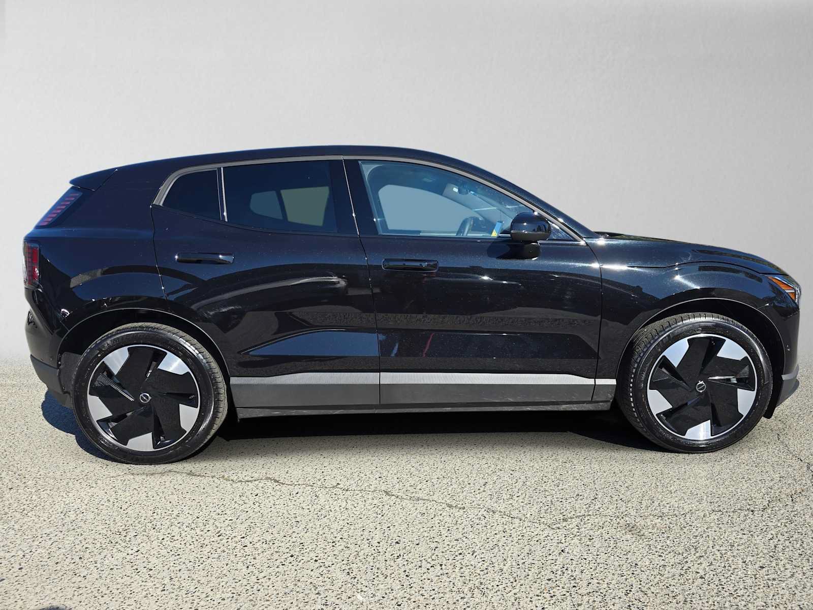 New 2026 Volvo EX30 Ultra w/ Protection Package Premier AWD/4WD image 2