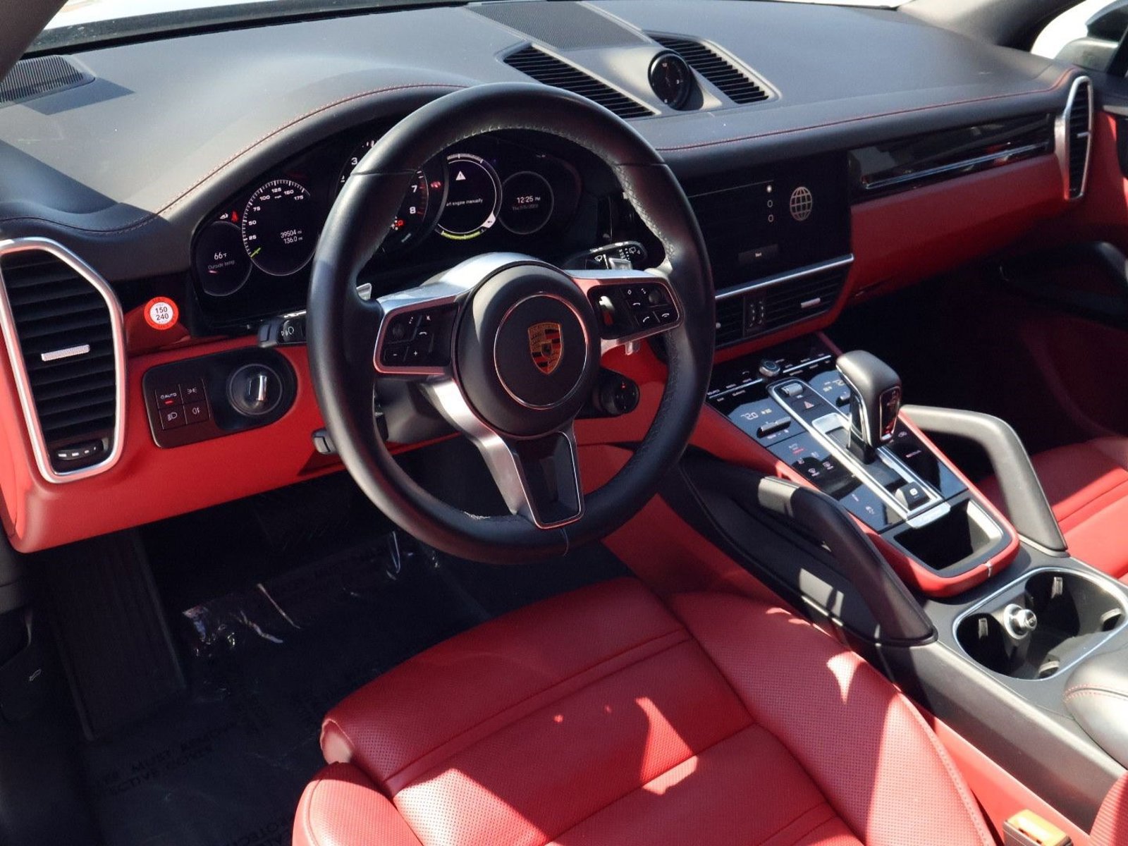 Certified 2023 Porsche Cayenne E-Hybrid image 4