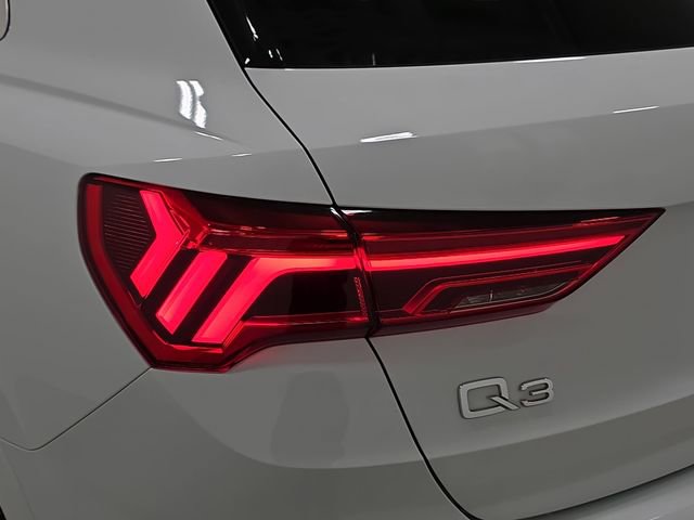 Used 2021 Audi Q3 2.0T Premium w/ Convenience Package AWD/4WD image 32