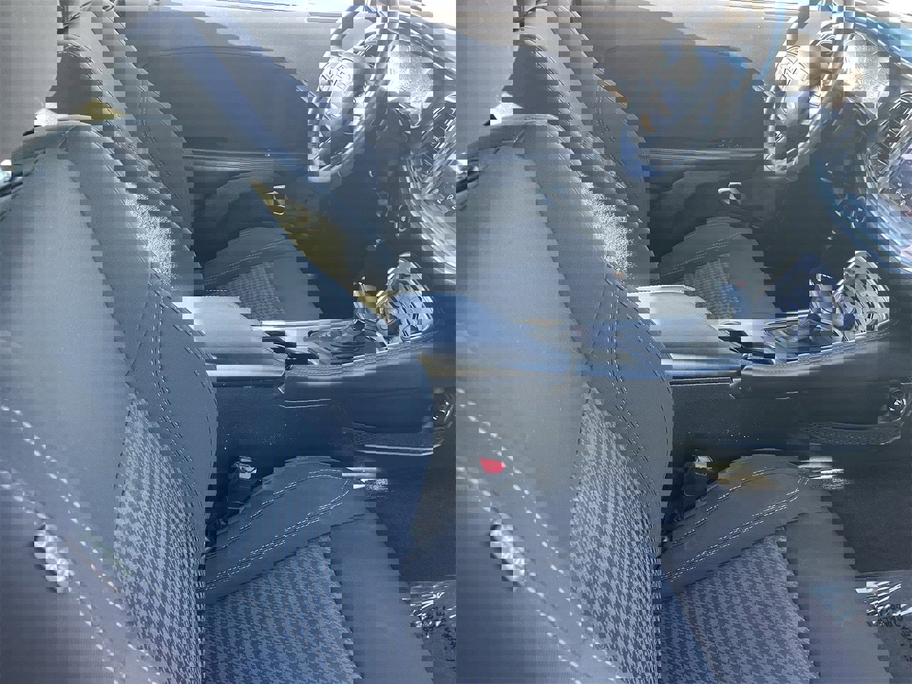 Used 2019 Dodge Challenger SXT image 10