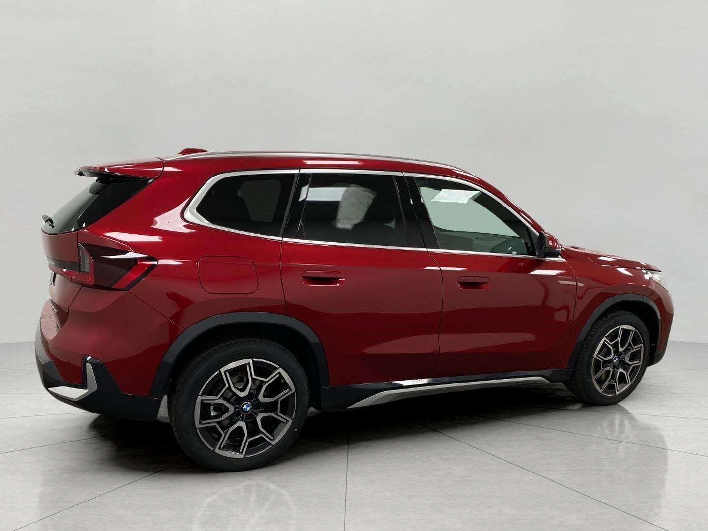 New 2026 BMW X1 xDrive28i AWD/4WD image 2