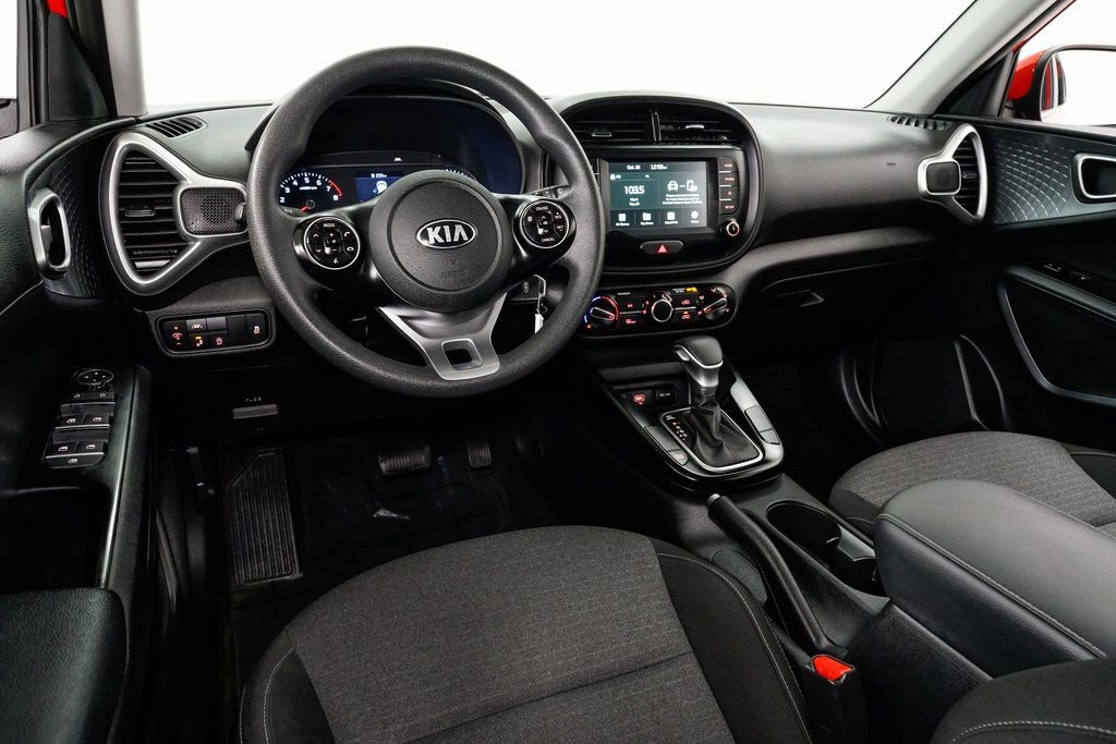 Certified 2021 Kia Soul S image 6