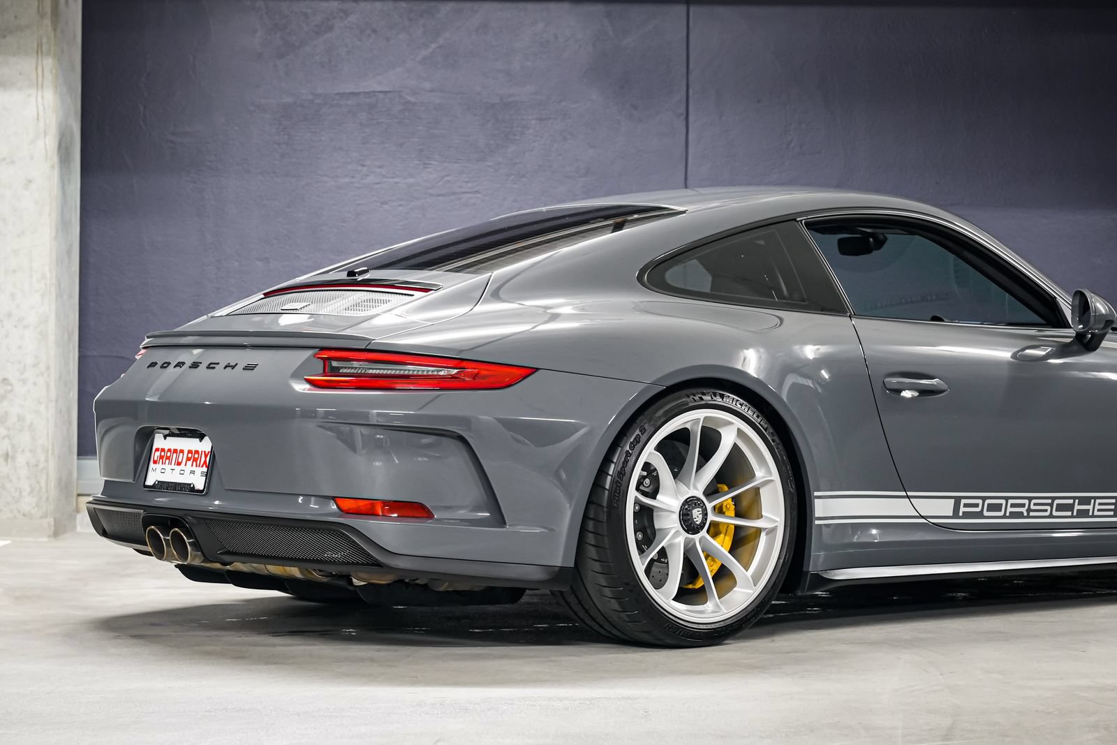 Used 2018 Porsche 911 GT3 RWD image 35