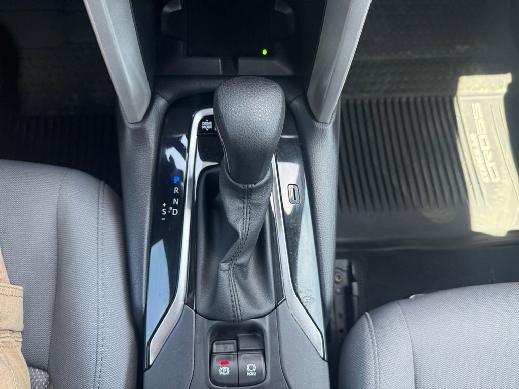 Used 2024 Toyota Corolla Cross SE image 29