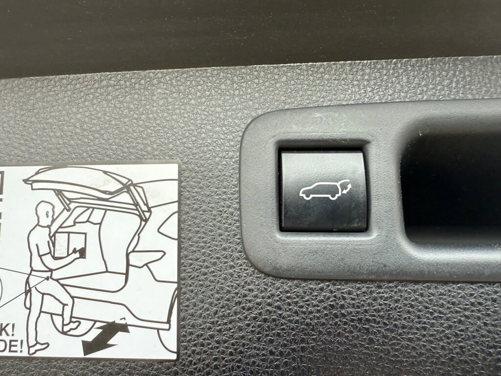 Used 2021 Toyota Highlander Platinum image 37