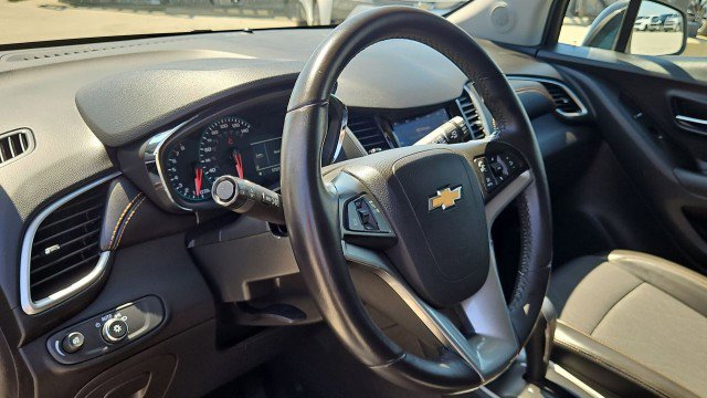 Used 2022 Chevrolet Trax LT w/ Redline Edition FWD image 11