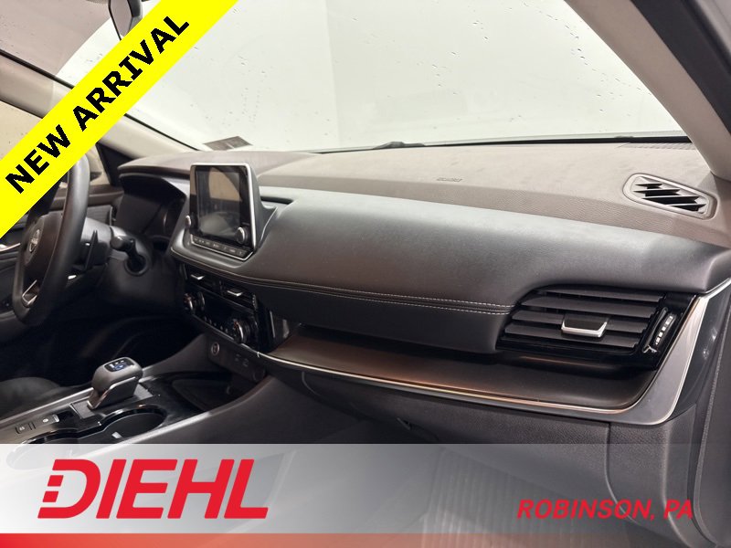 Used 2022 Nissan Rogue SV image 14