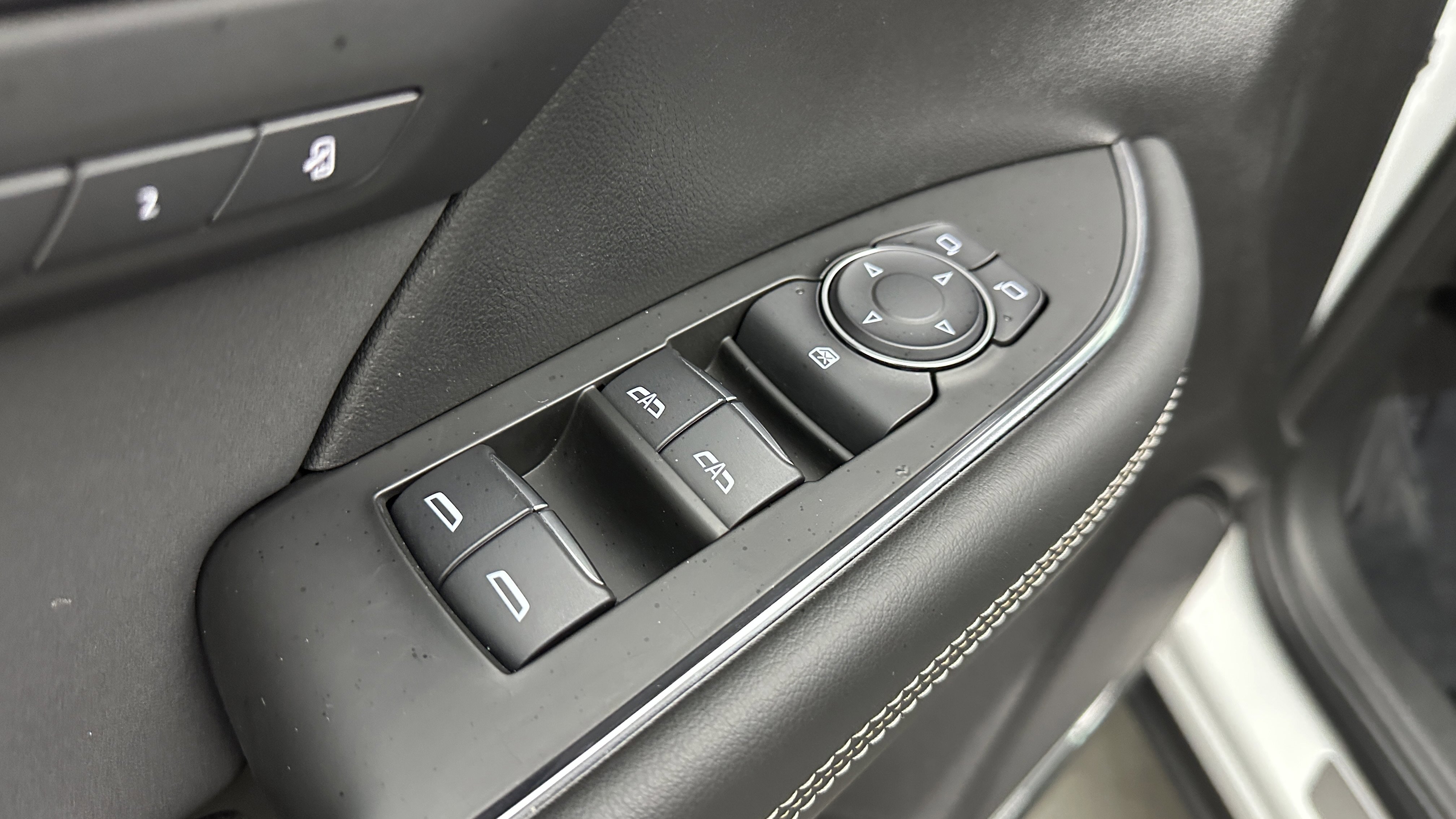Used 2024 Buick Envision Sport Touring image 11