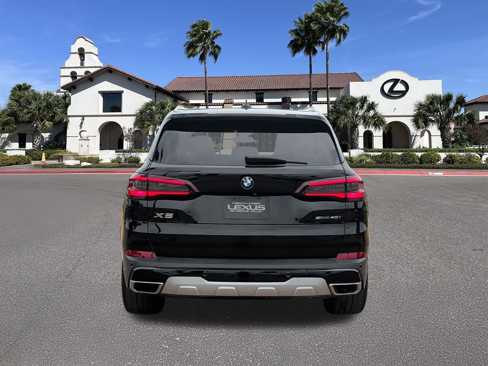 Used 2022 BMW X5 sDrive40i w/ Premium Package RWD image 3