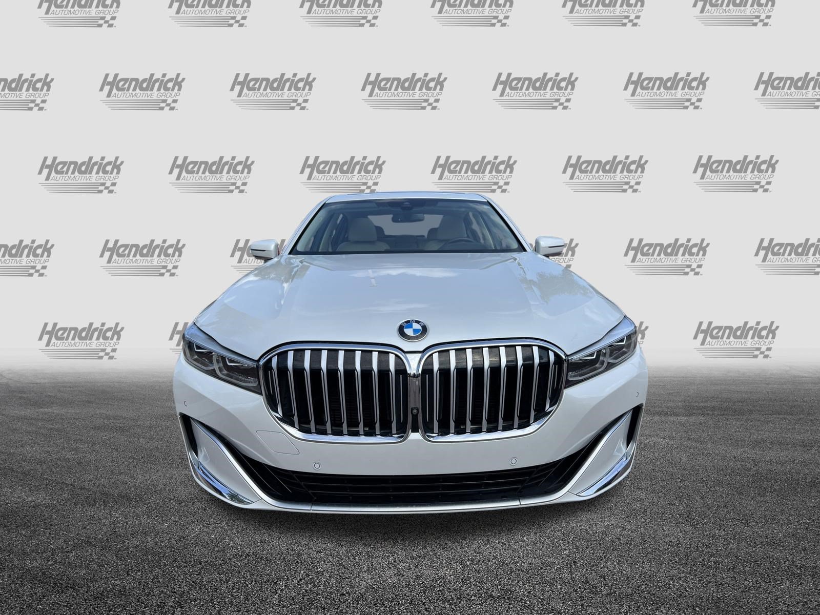 Used 2020 BMW 740i w/ Premium Package RWD image 3