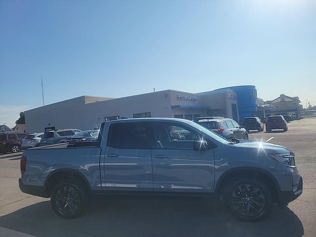 Used 2023 Honda Ridgeline Sport image 9