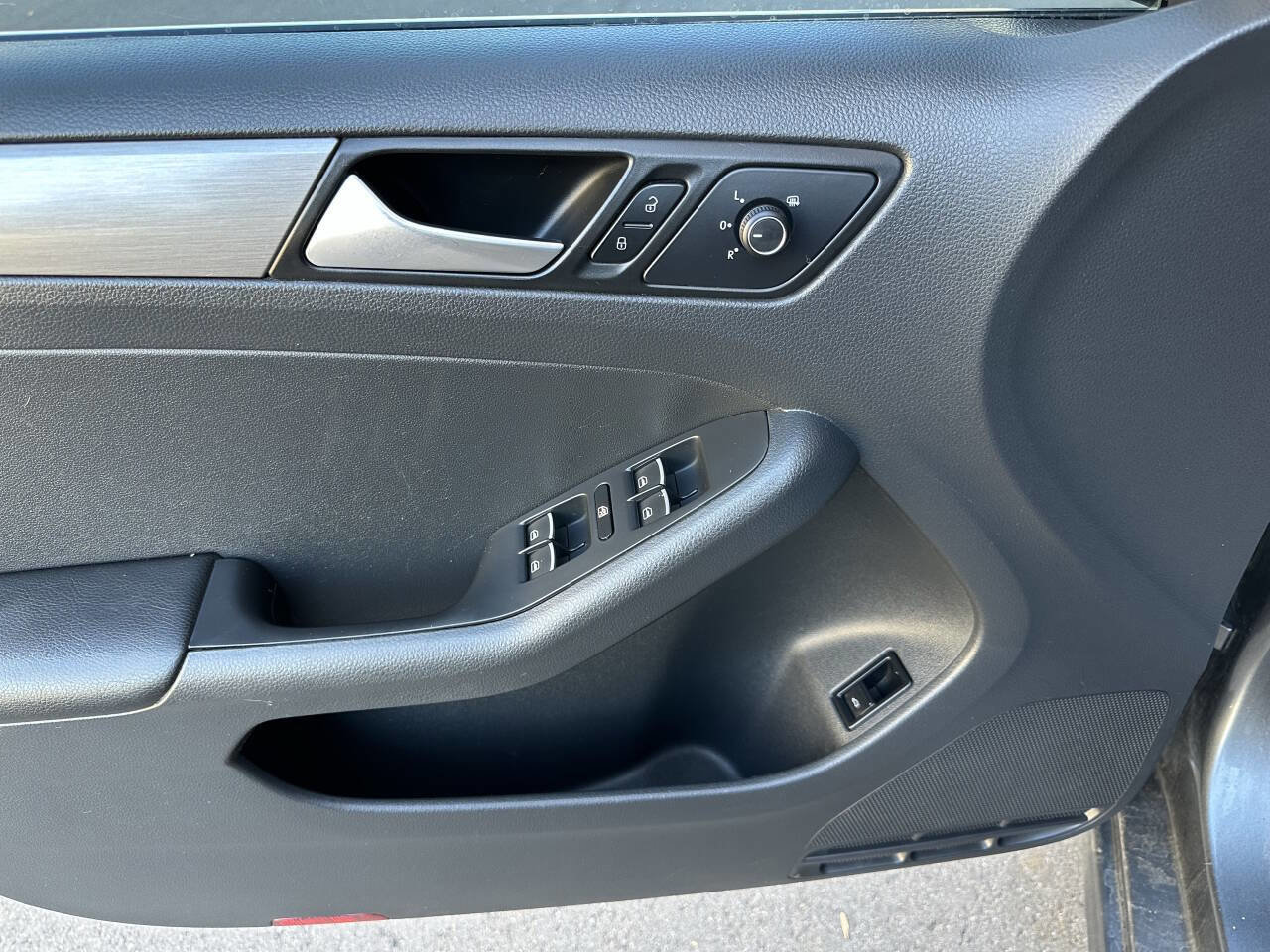 Used 2015 Volkswagen Jetta TDI SE image 11