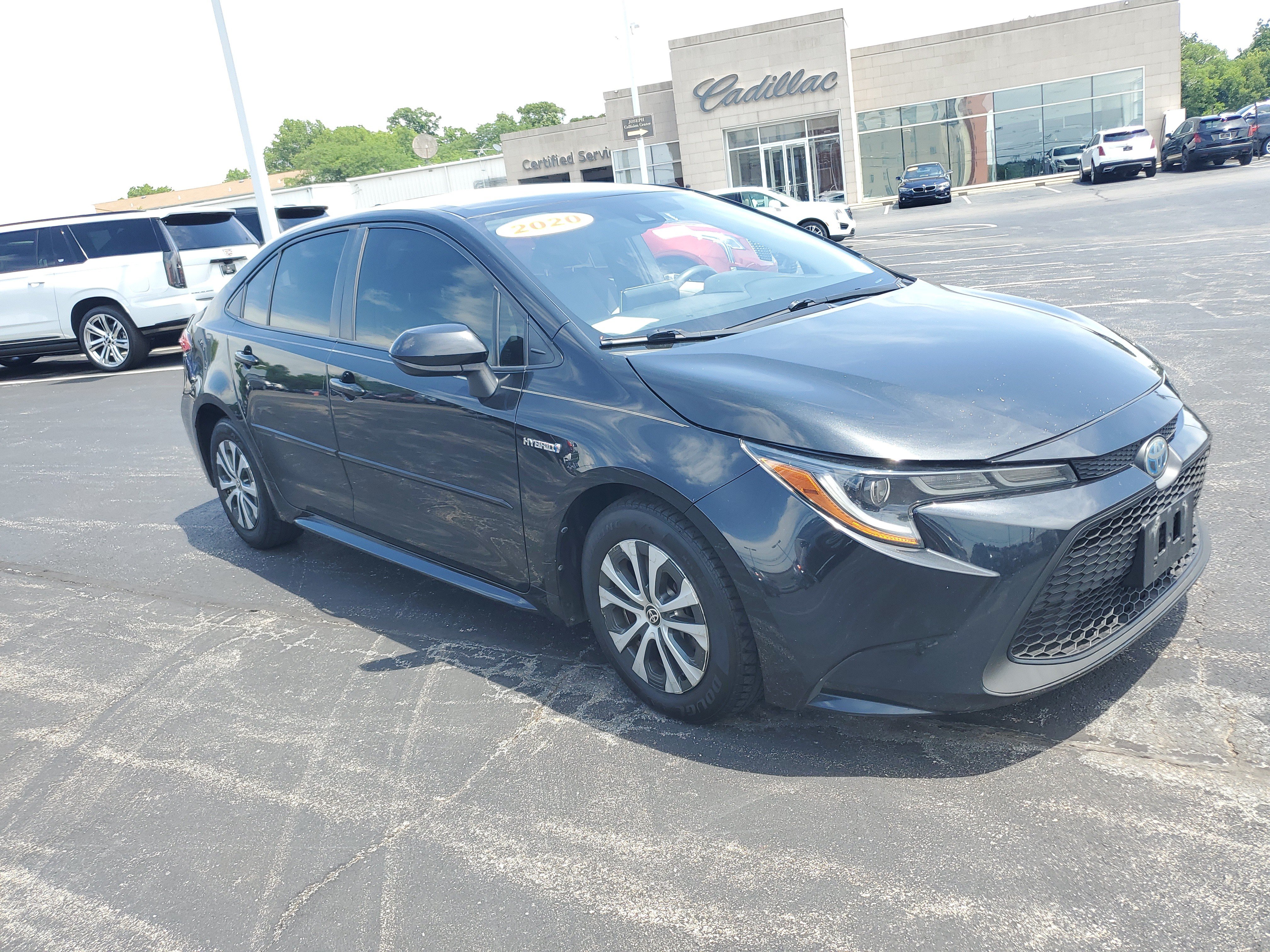 Used 2020 Toyota Corolla LE w/ Carpet Mat Package (TMS) FWD image 4