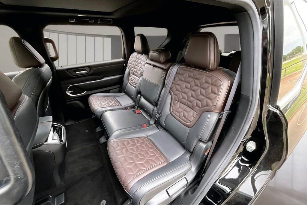 Used 2025 Nissan Armada Platinum Reserve AWD/4WD image 28