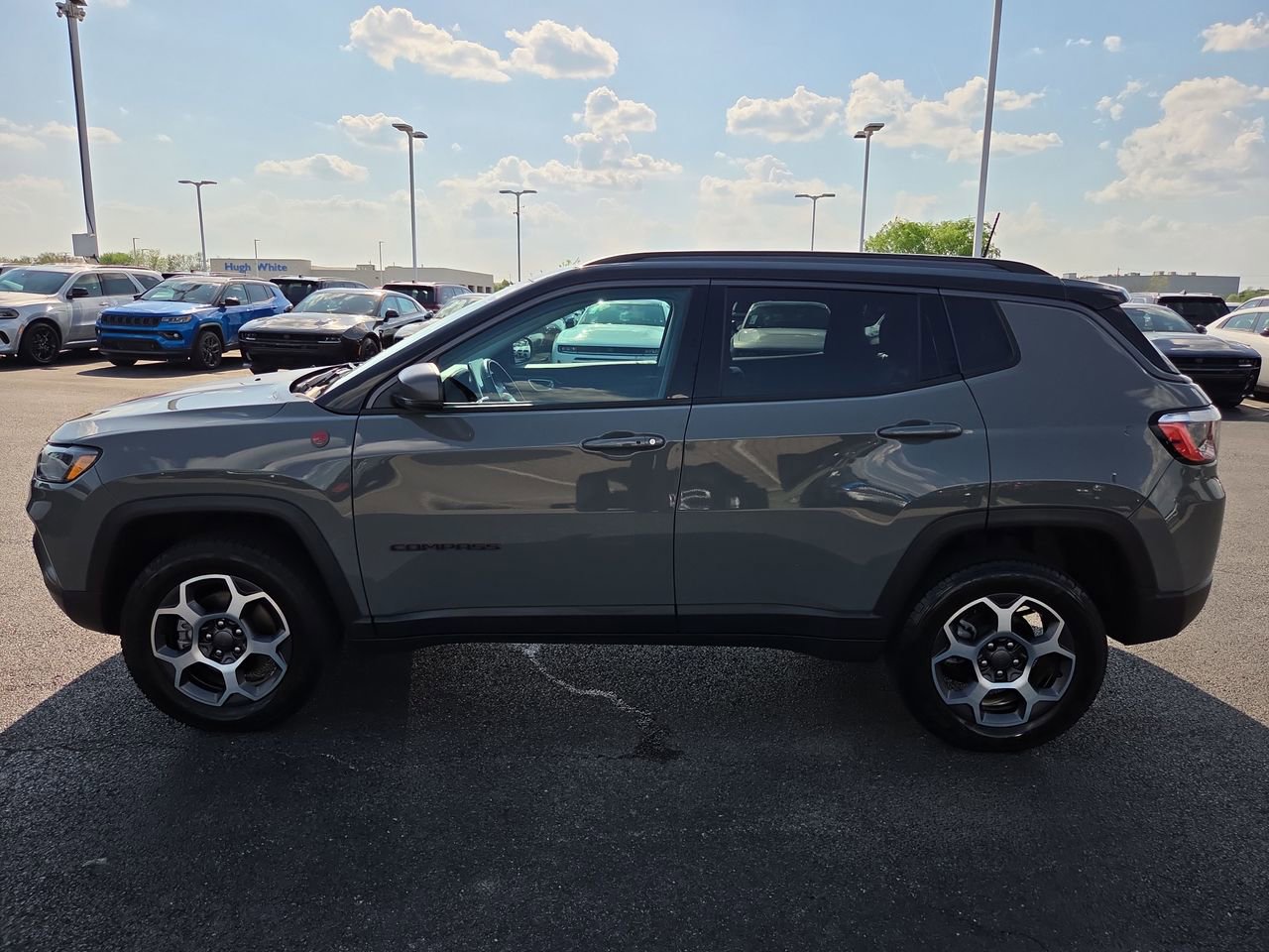 Used 2022 Jeep Compass Trailhawk w/ Trailhawk Convenience Group AWD/4WD image 4