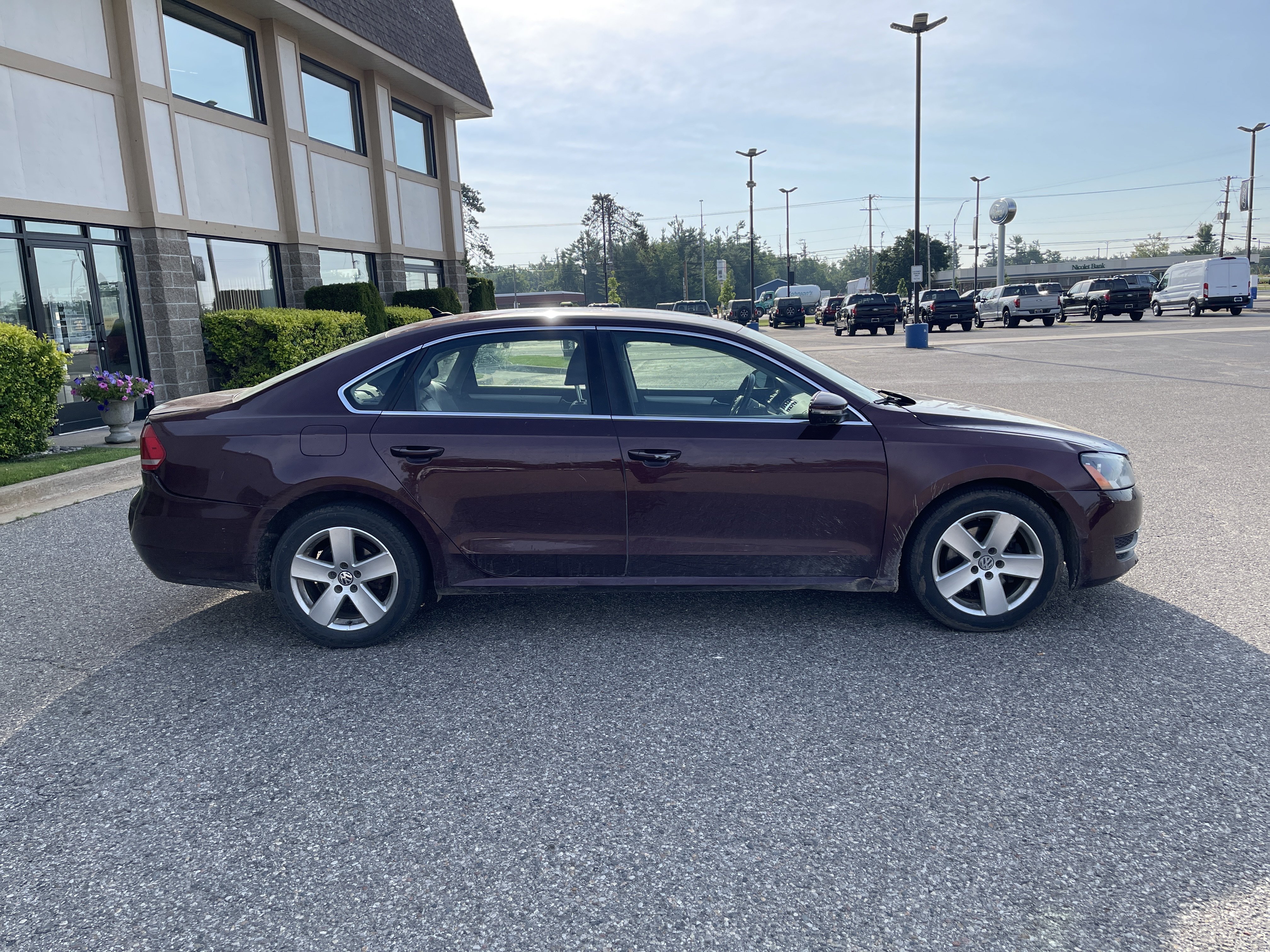Used 2012 Volkswagen Passat 2.5 SE FWD image 3