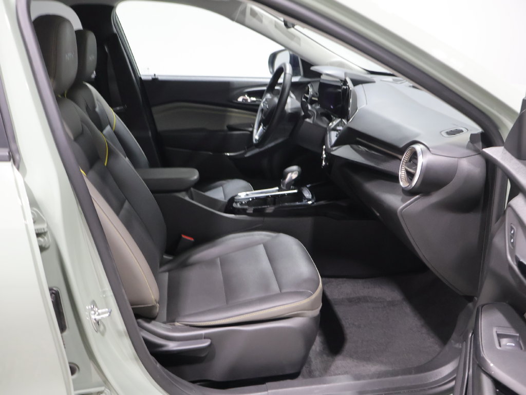 Used 2025 Chevrolet Trax ACTIV w/ Driver Confidence Package FWD image 22