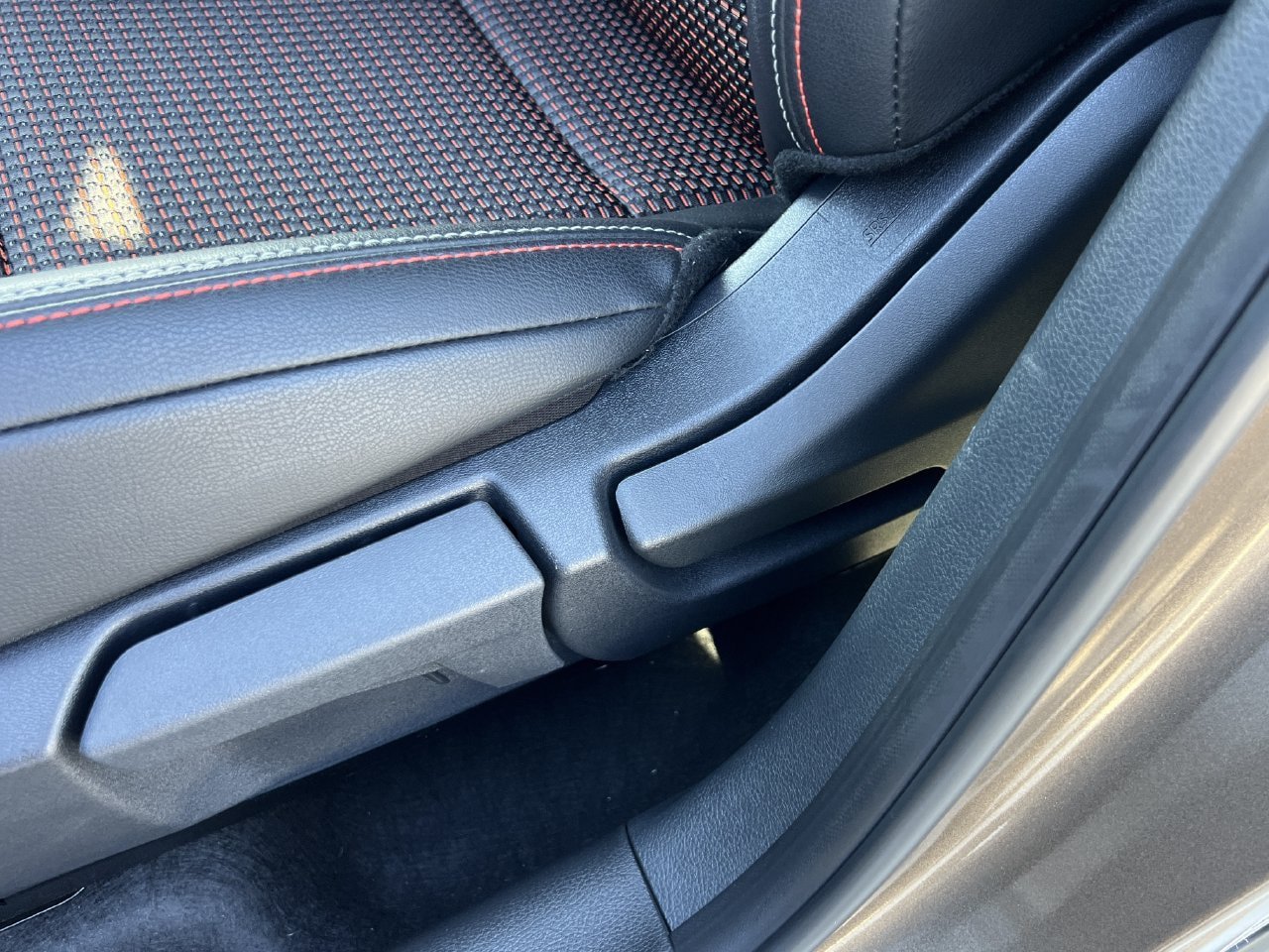 Certified 2026 Nissan Kicks SR FWD image 10