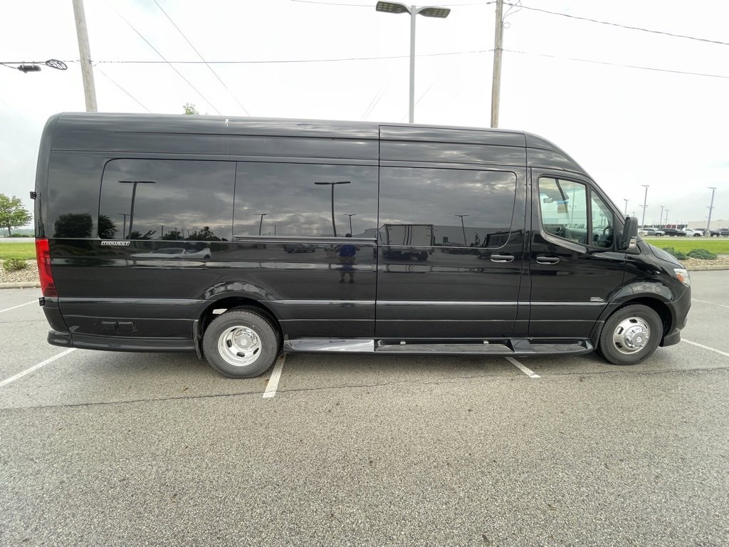 Used 2024 Mercedes-Benz Sprinter 3500 image 8