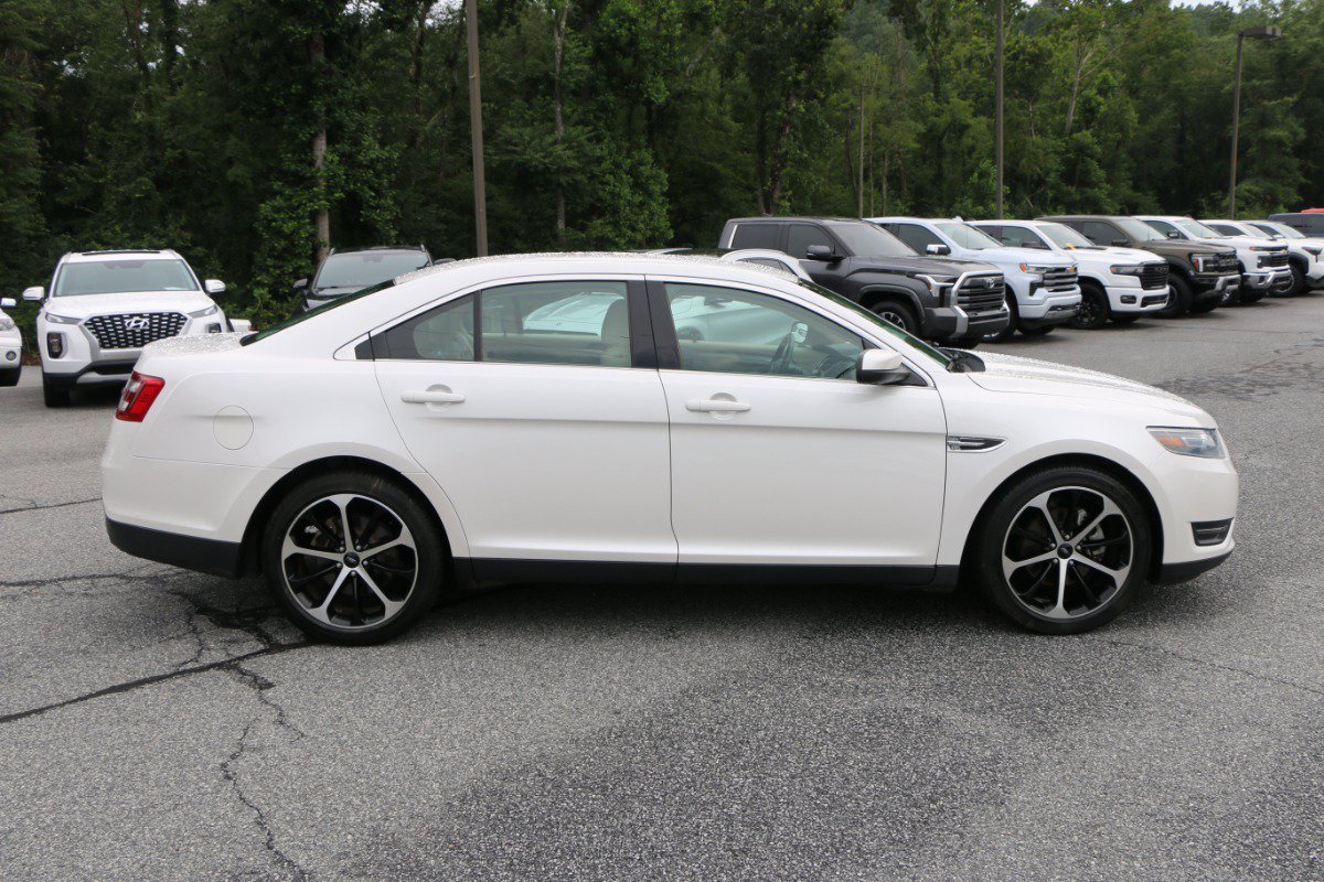 Used 2014 Ford Taurus SEL w/ Equipment Group 201A FWD image 9