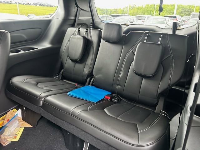 Used 2026 Chrysler Pacifica Select FWD image 9