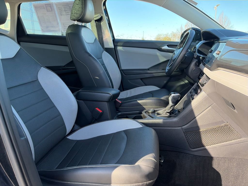 Used 2022 Volkswagen Taos SEL image 11