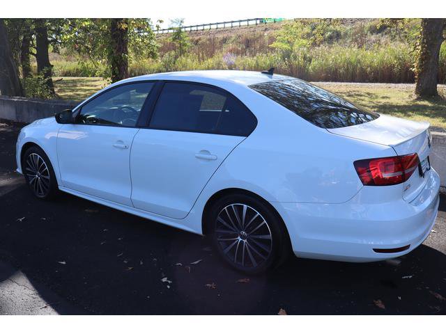 Used 2015 Volkswagen Jetta Sport image 5