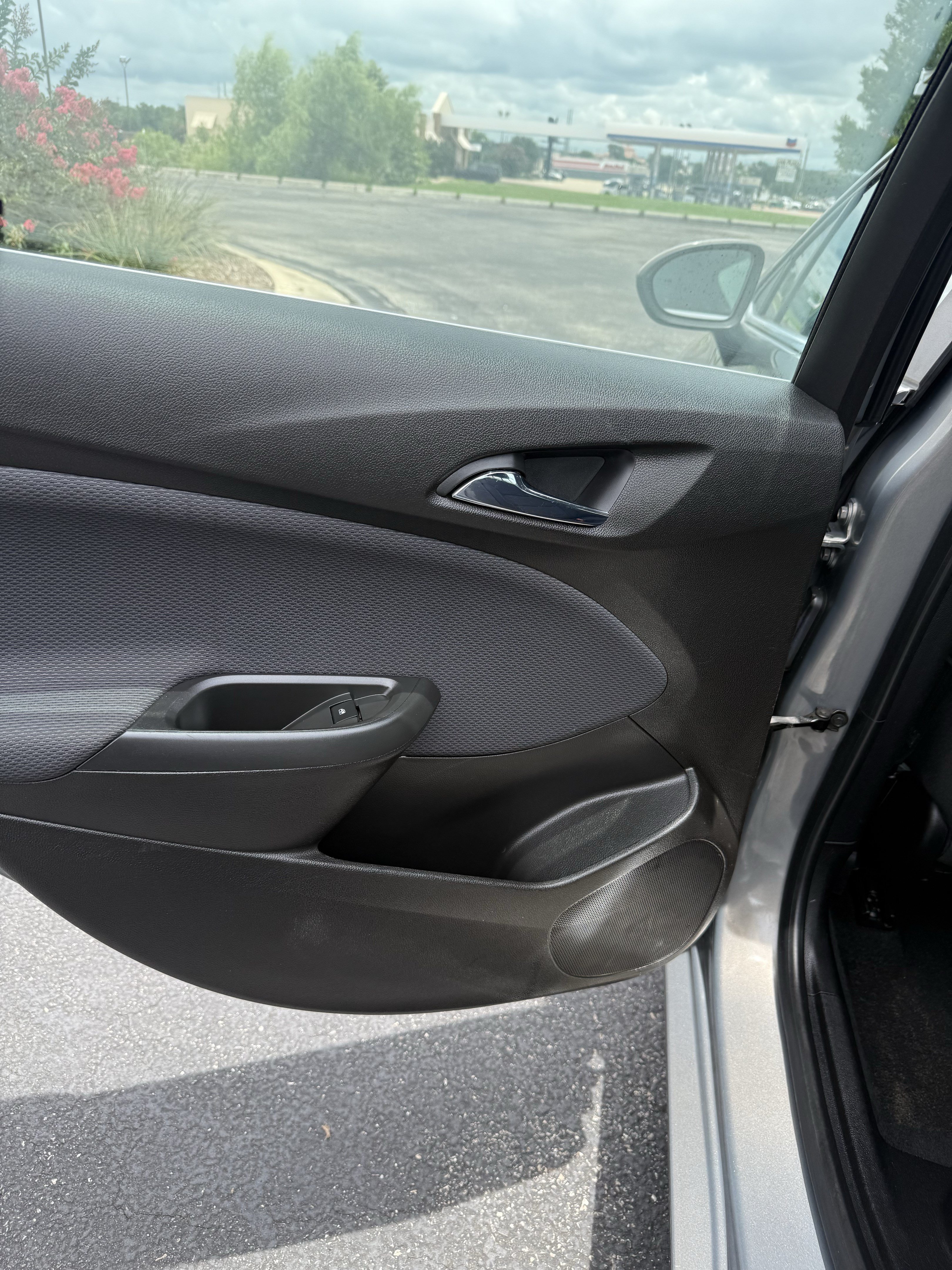 Used 2019 Chevrolet Cruze LT w/ Convenience Package FWD image 21