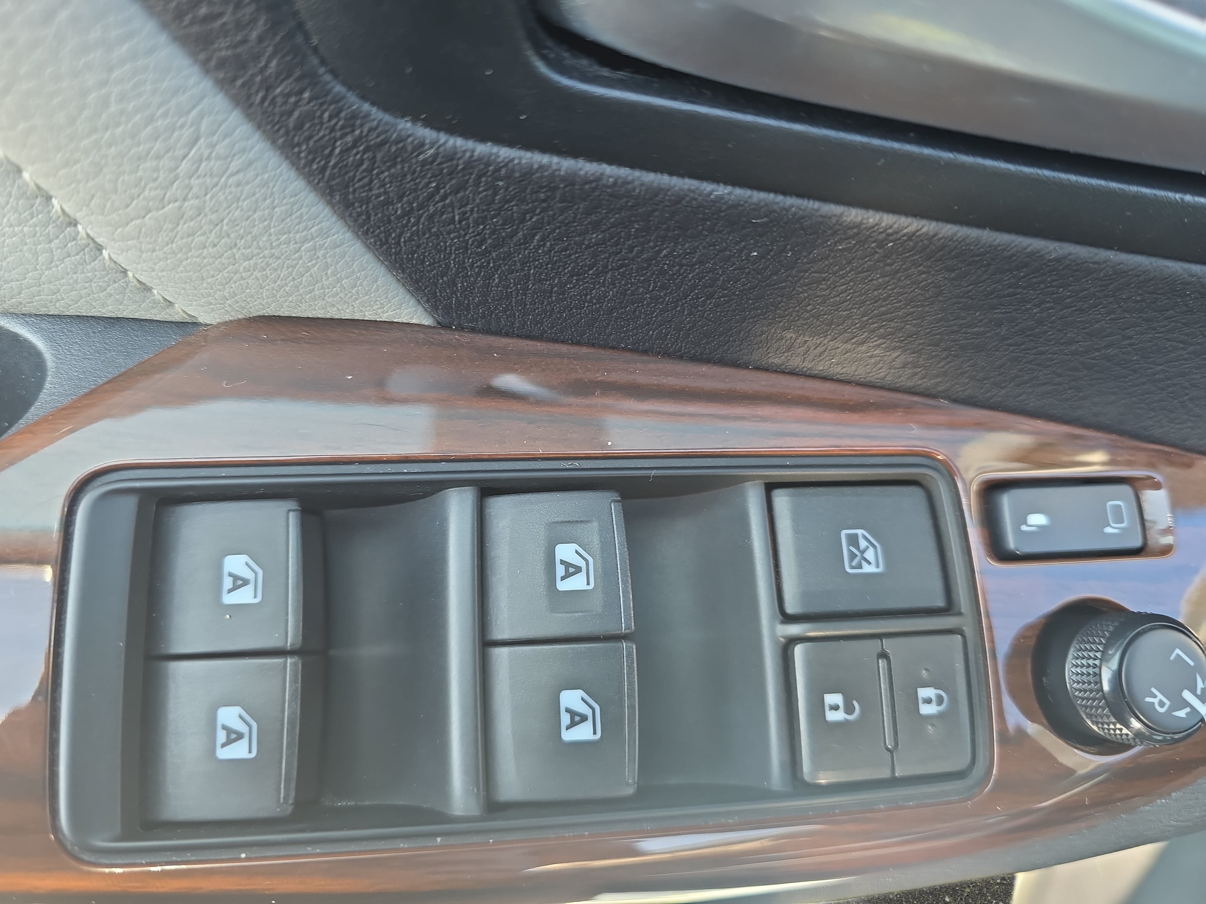 Used 2015 Toyota Sienna Limited Premium AWD/4WD image 29