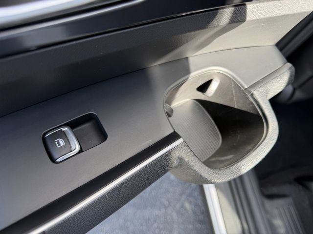 Certified 2025 Kia Sorento S image 24