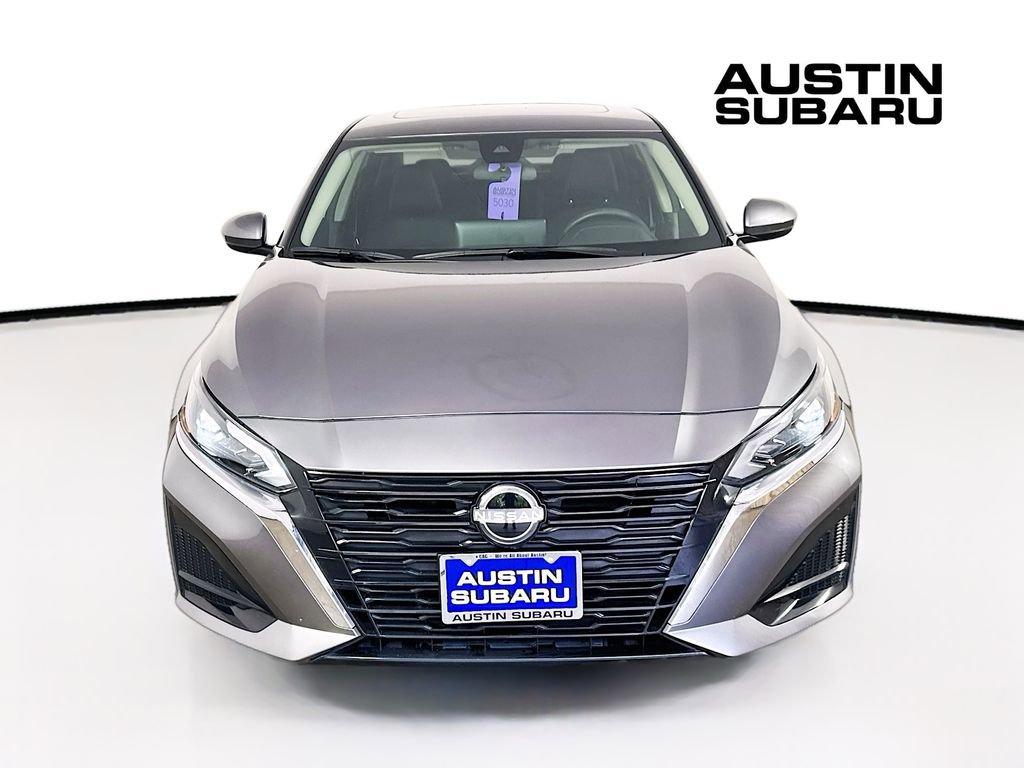 Used 2024 Nissan Altima 2.5 SV w/ SV Premium Package FWD image 2