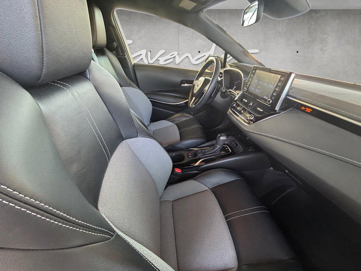 Used 2021 Toyota Corolla XSE image 29