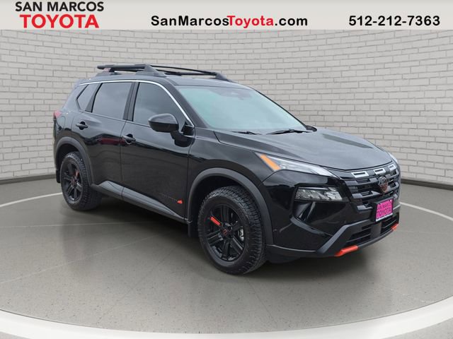 Used 2025 Nissan Rogue SV image 3
