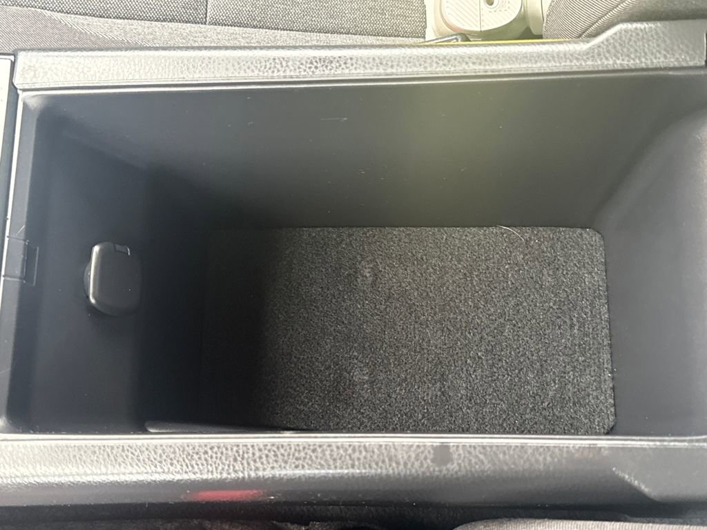 Used 2025 Toyota Camry LE w/ Convenience Package image 25