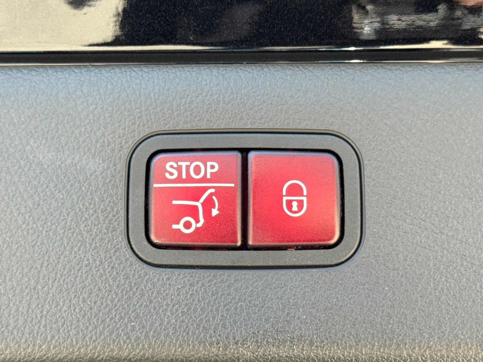Used 2022 Mercedes-Benz EQS 580 4MATIC Sedan image 17