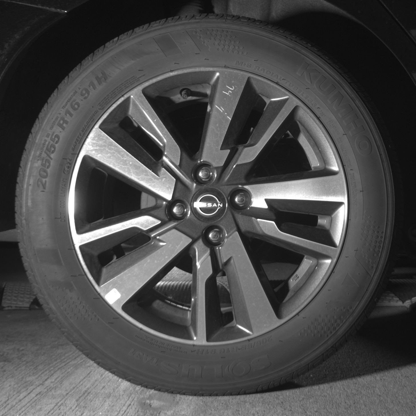 Used 2025 Nissan Versa SV FWD image 18