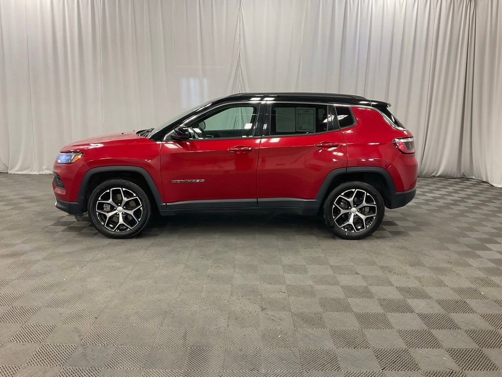 Used 2024 Jeep Compass Limited image 10