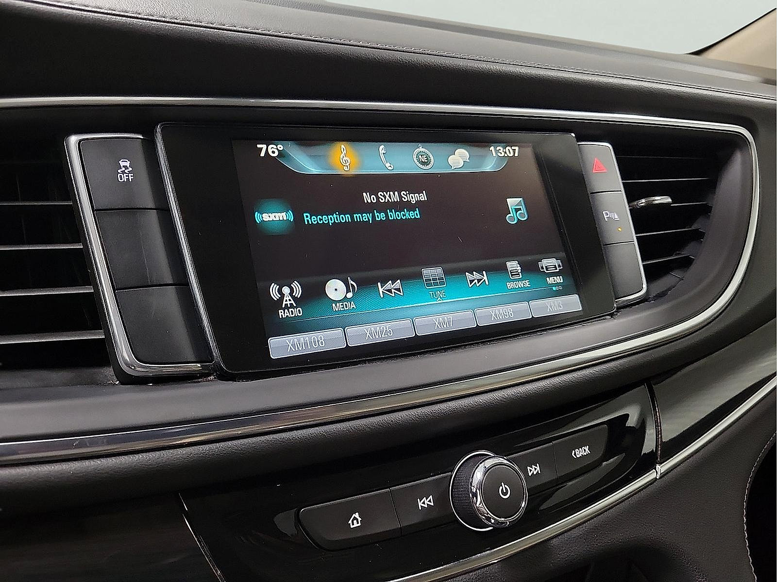 Used 2019 Buick Enclave Essence FWD image 19