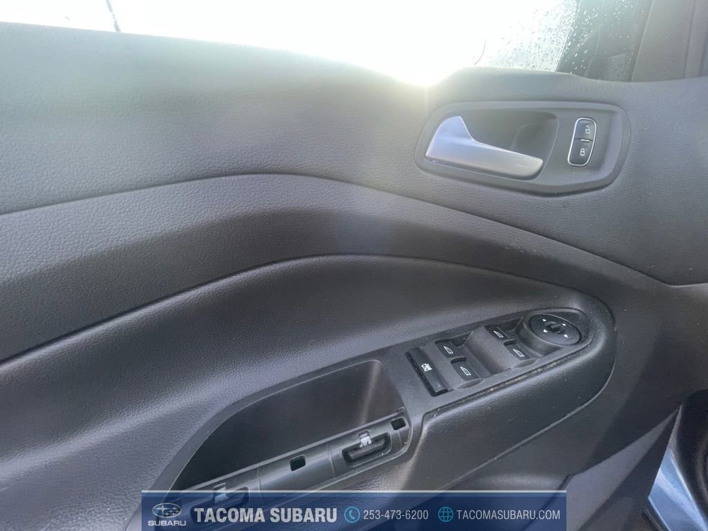 Used 2018 Ford Escape SE image 11