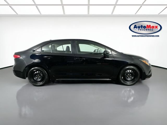 Used 2025 Toyota Corolla LE FWD image 9