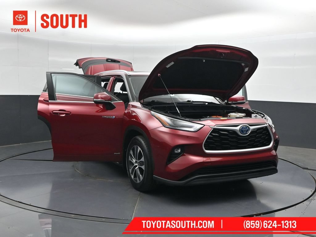 Used 2021 Toyota Highlander XLE AWD/4WD image 58