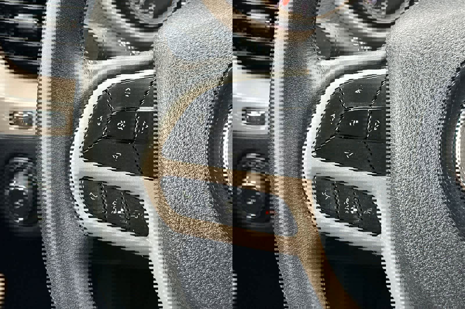 Used 2017 Jeep Cherokee High Altitude image 26