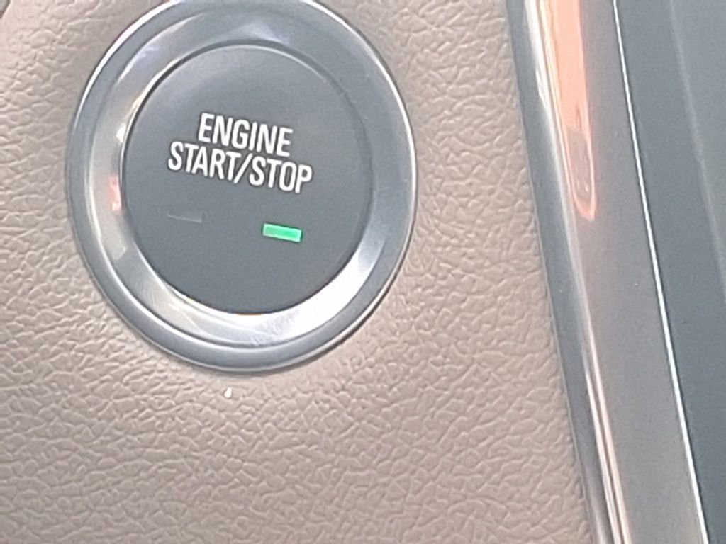 Used 2023 Chevrolet Traverse Premier image 42