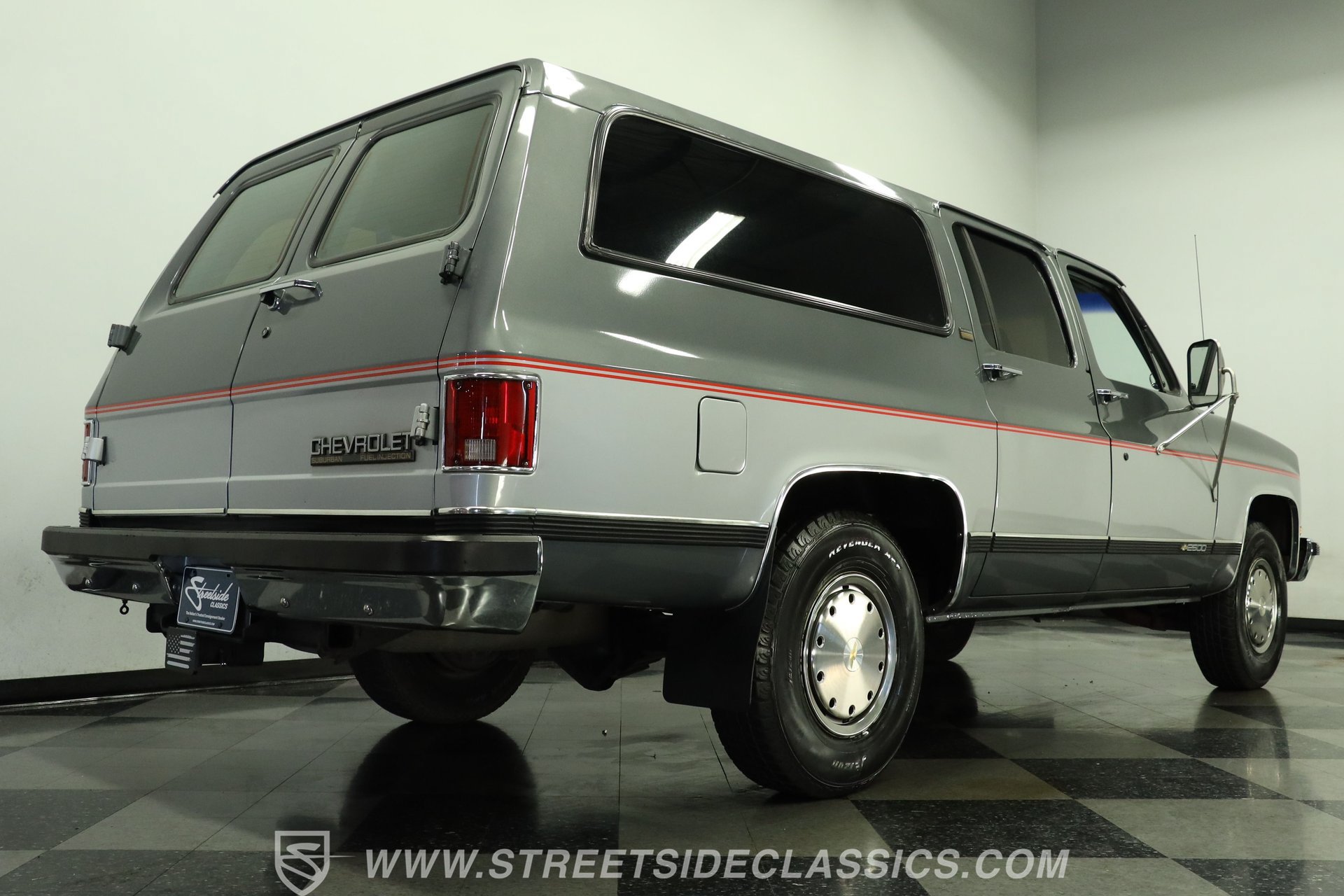 Used 1990 Chevrolet Suburban 2500 RWD image 26