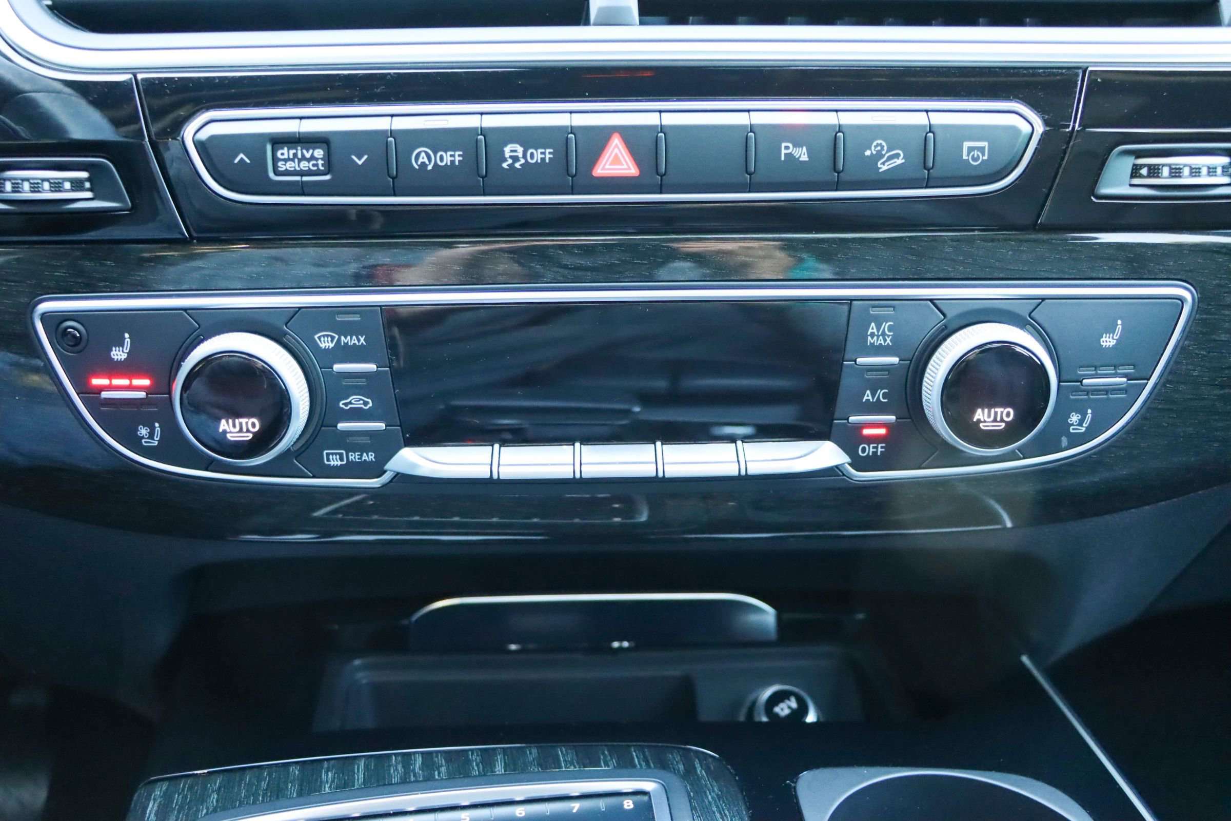 Used 2018 Audi Q7 3.0T Prestige w/ Prestige Package image 47